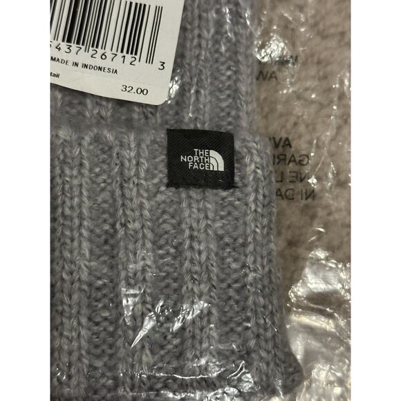 The North Face Chunky Rib Beanie. Flight Grey Heather NWT - Picture 4 of 4